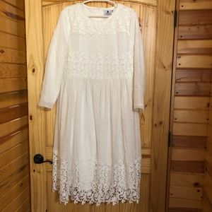 NWOT Dainty Jewell’s midi Dress